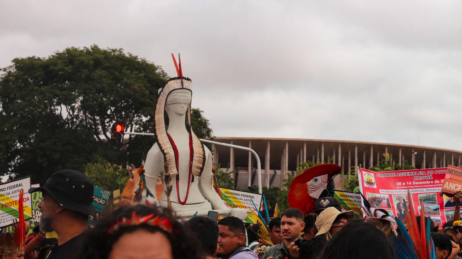 estatua_justica_indigena_jullie_pereira-1536x864