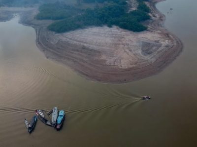 104431141-topshot-view-of-the-low-level-of-the-rio-negro-due-to-the-drought-in-iranduba-amazon